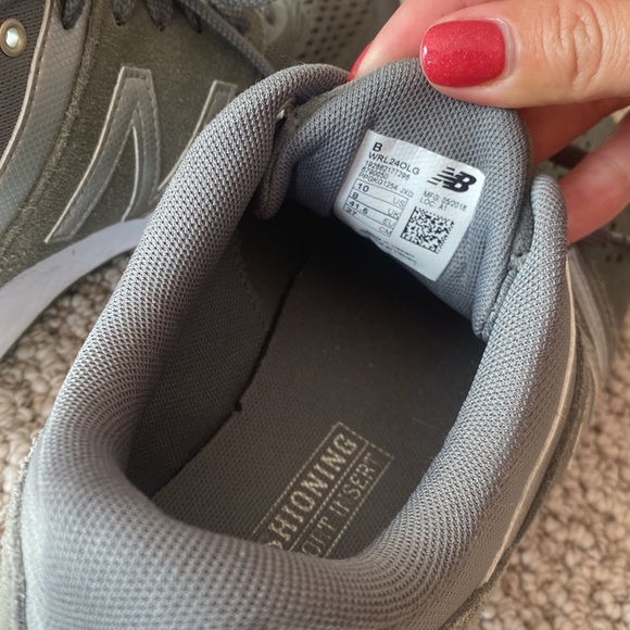 New Balance Shoes (10) - Picture 3 of 7